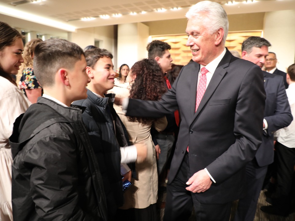 Elder Dieter F. Uchtdorf spoke to youth and young adults in a special devotional in Hamilton, New Zealand on 15 October 2022. The devotional was broadcast across the South Pacific.