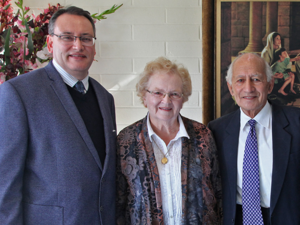 Dr.-Shane-Reti-MP--with-his-parents-Ray-and-Robyn-Reti-at-the-Whangarei-Stake-Conference-held-in-May-2022.-New-Zealand